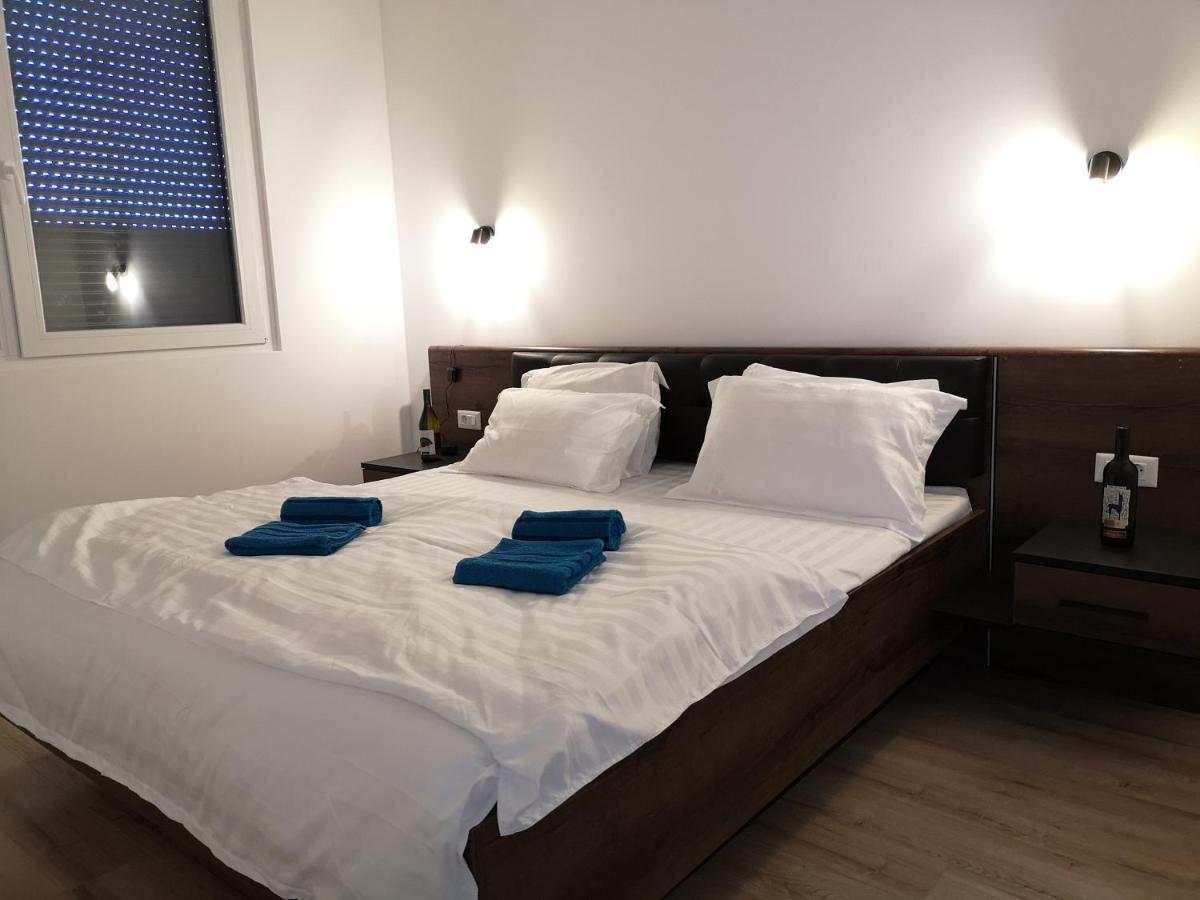 Ared-Atrium Mall Chrysflatty3 Premium Apartment 60Mp อาราด ภายนอก รูปภาพ