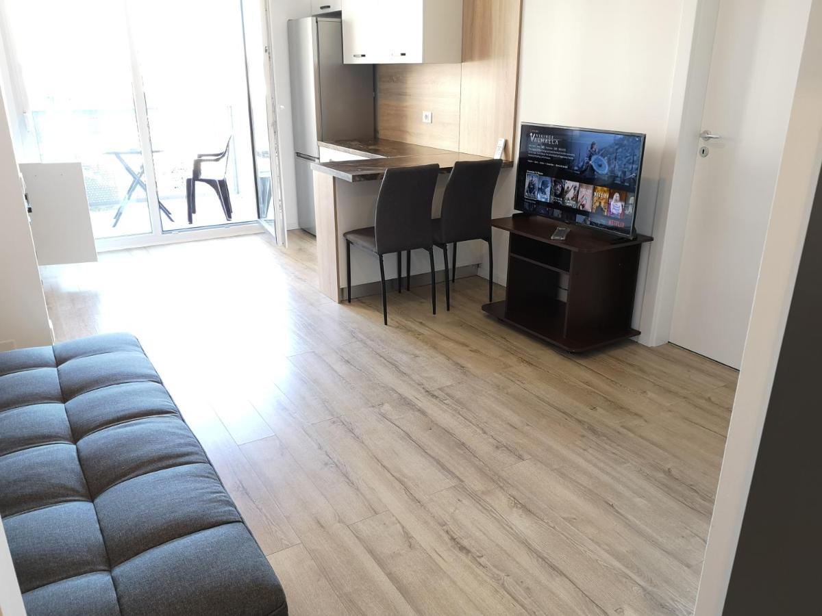 Ared-Atrium Mall Chrysflatty3 Premium Apartment 60Mp อาราด ภายนอก รูปภาพ